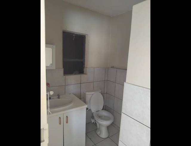 1 BEDROOM PROPERTY TO RENT IN KANNONIERS PARK